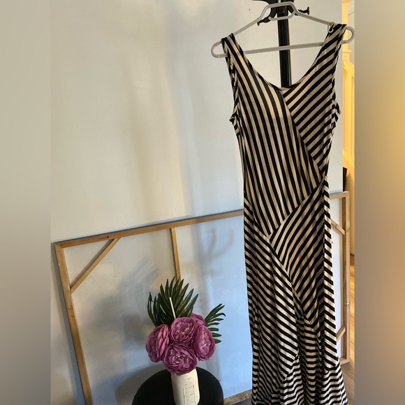 Monteau Stripe maxi Dress. Size: S - Picture 2 of 4